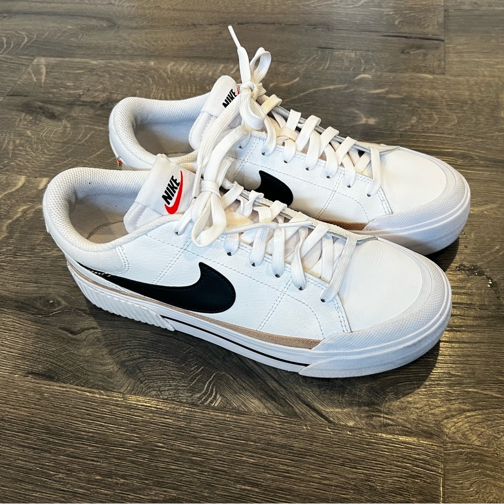 Nike Court Legacy Lift